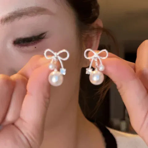 Minimal Bee Charm Ring