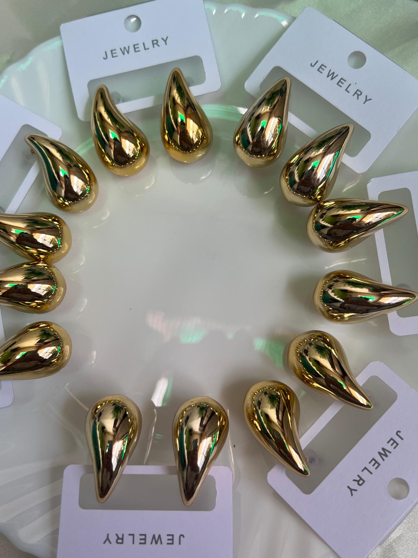 Tear drop earrings 
