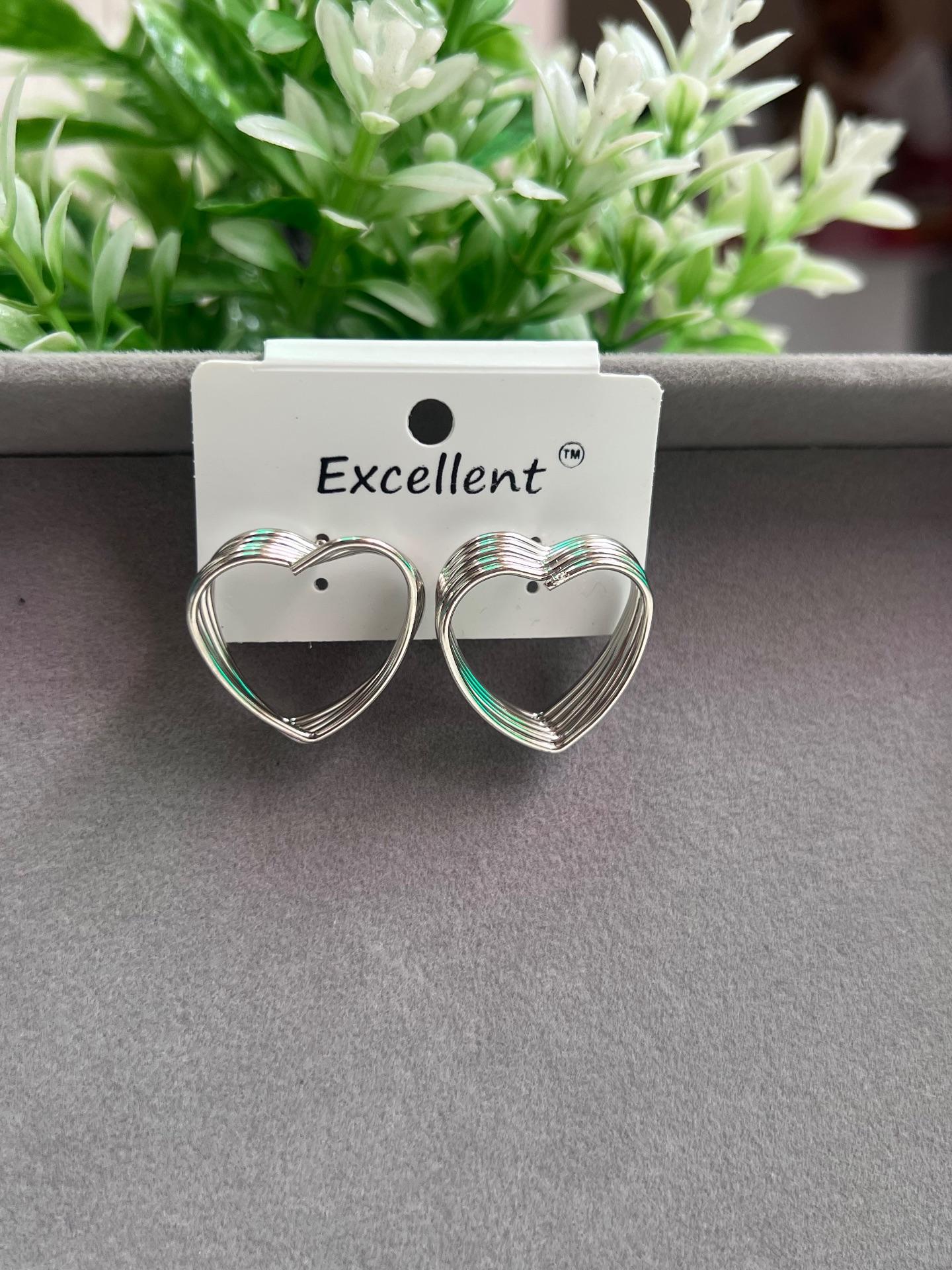 Heart silver earring