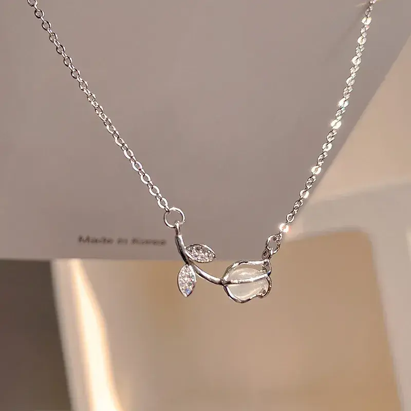 Sweet Tulips Rhinestones Stainless Steel Alloy Cable Chain Pendant Necklaces
