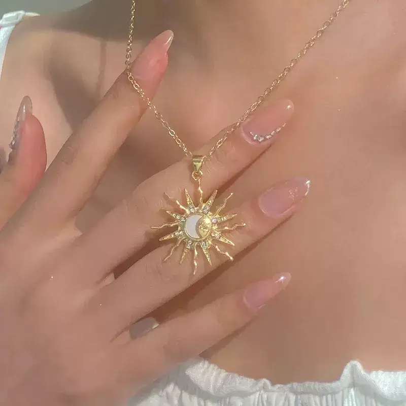 Moon Diamond Pendant Necklace With Electroplated Metal Pendant And Rhinestones On Cable Chain