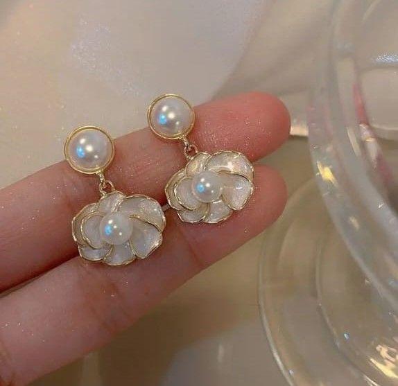 Pearl Blossom – Floral Drop Earrings