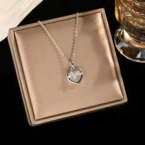 Titanium Steel Copper Artificial Pearl Lady Plating Inlay Animal Flower Zircon Pendant Necklace