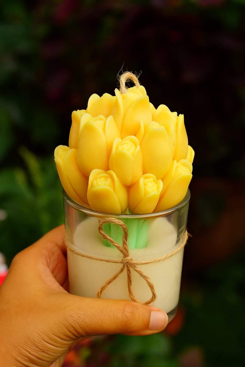 Tulip Bloom candle