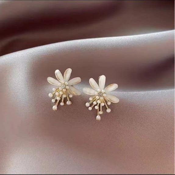 Dewdrop Petal Pearl Earrings