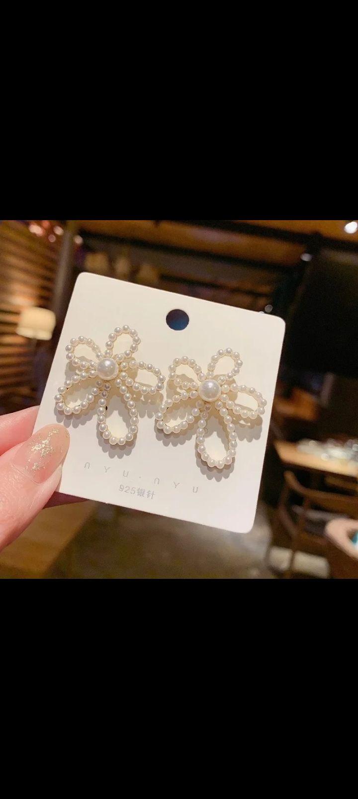 Elegant floral Earring 