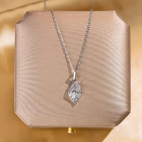 Minimal Pearl Art Pendant Necklace