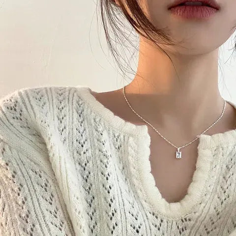 Minimal Aquamarine Pendant Necklace