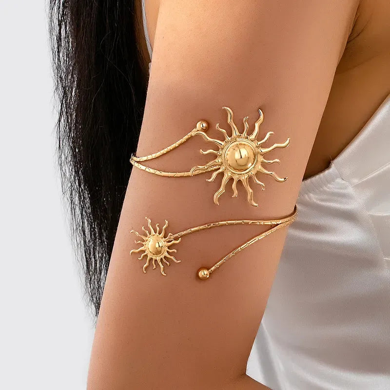 Retro Gold Pattern Bracelet